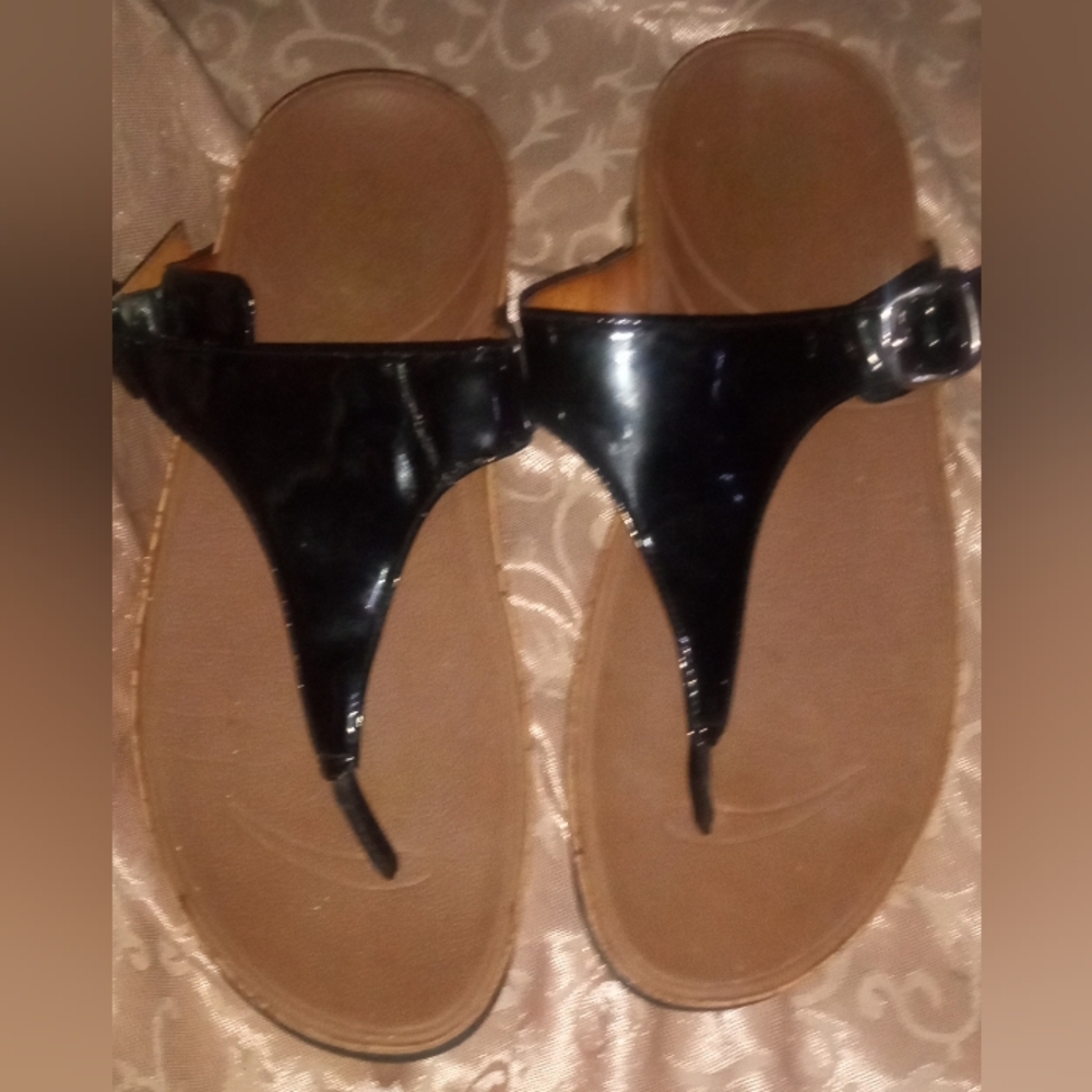 FitFlop Women's Lulu Adjustable Leather Toe-Post Sandals